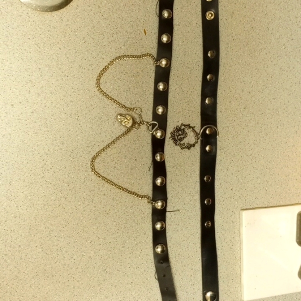 Hot Topic chokers